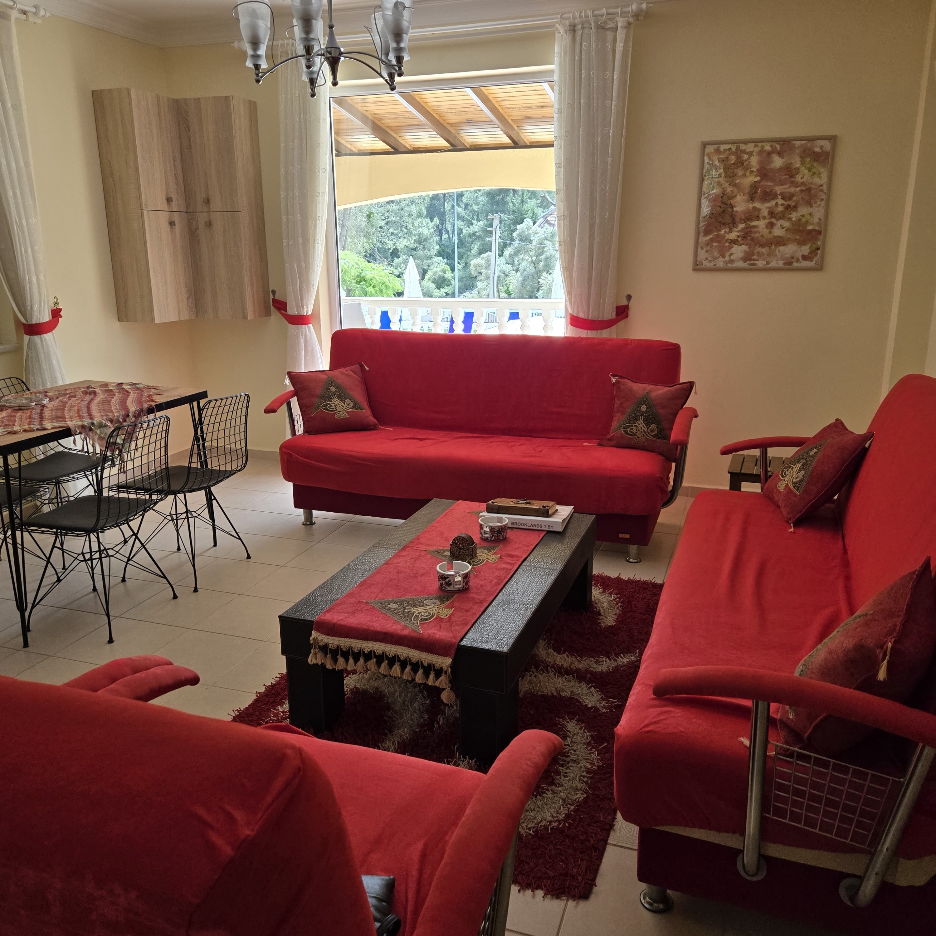 Lounge picture 2.jpg