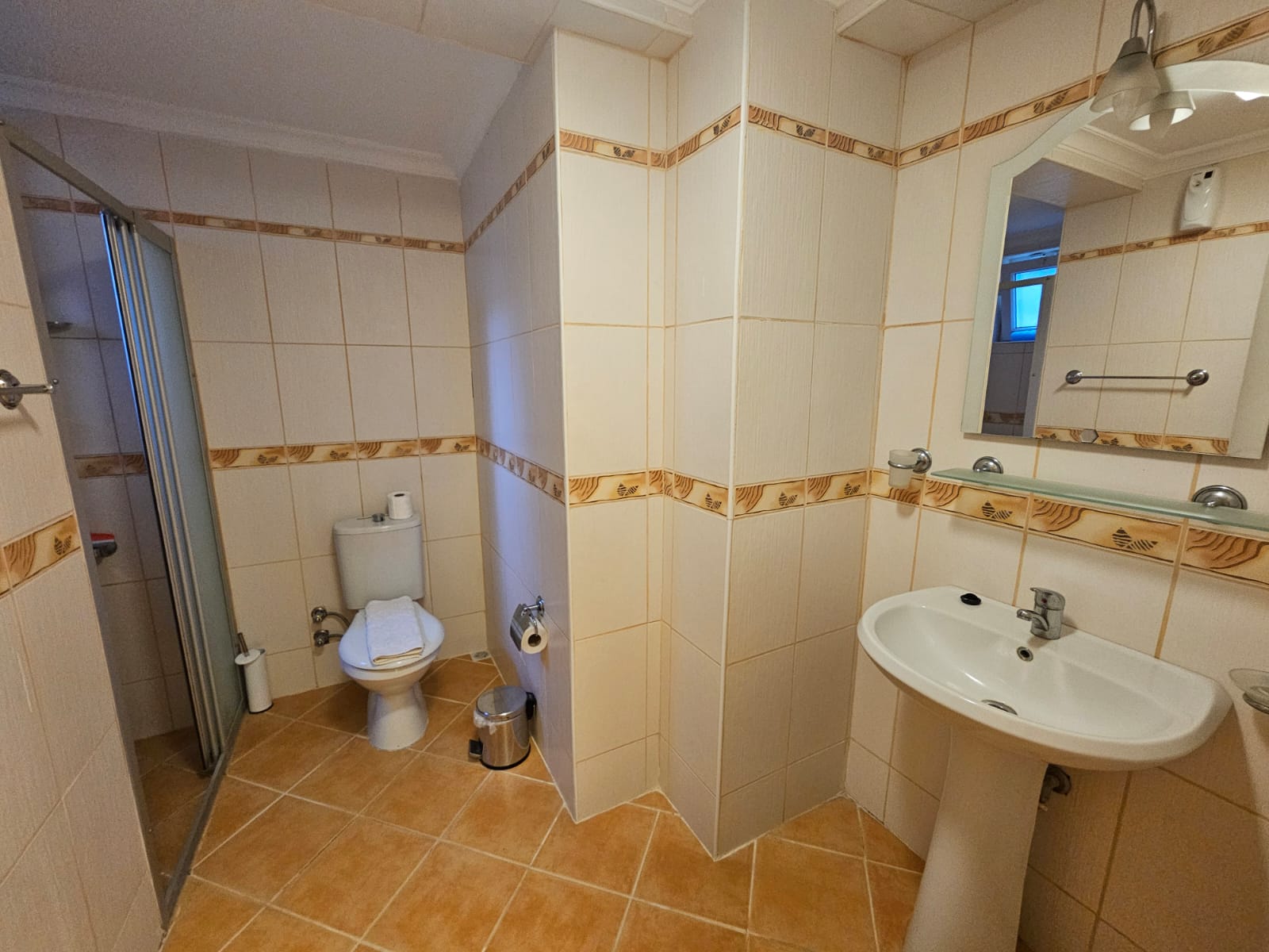 Shower room downstairs.jpg