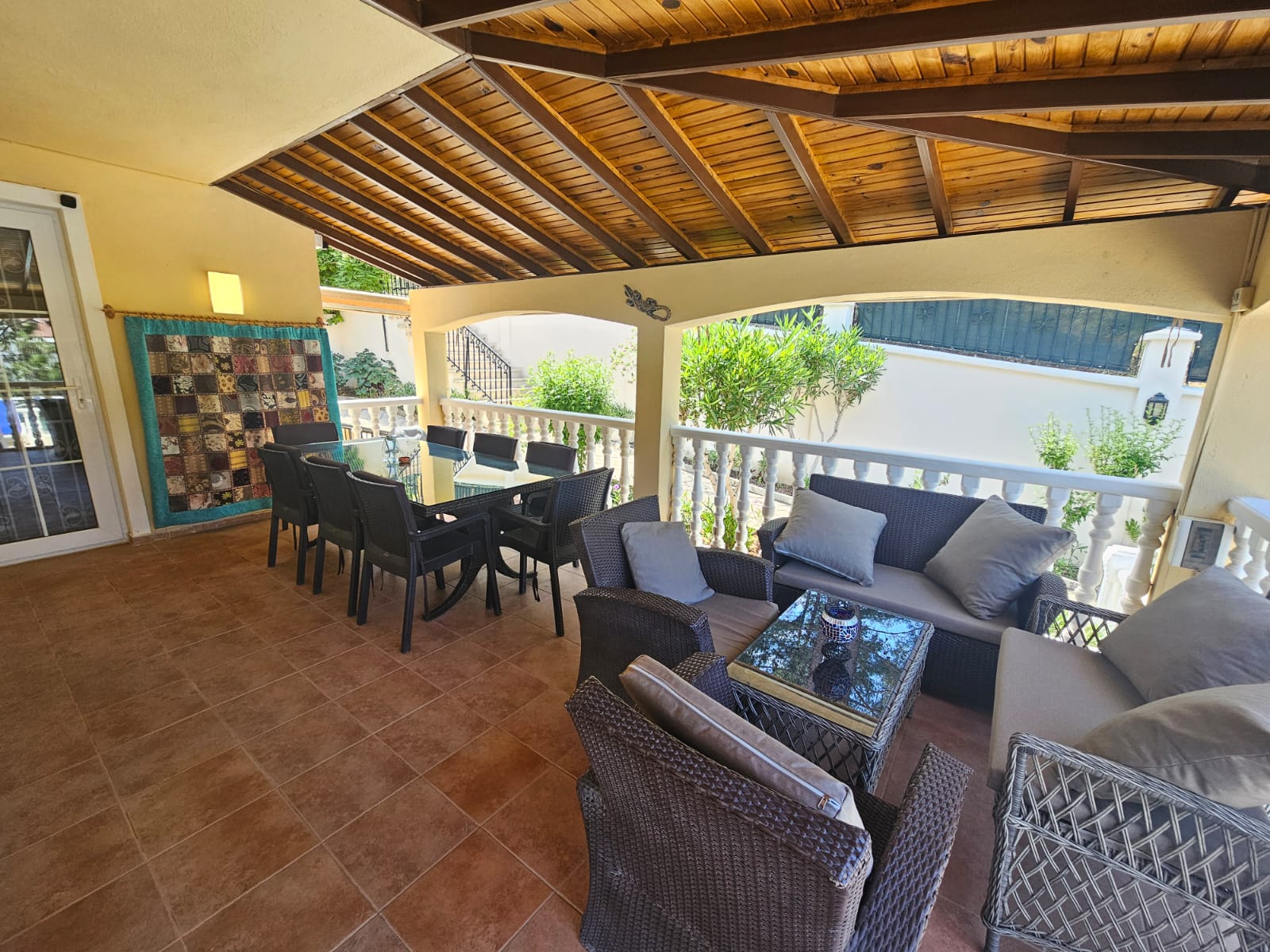 Villa covered terrace picture 3.jpg